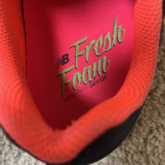 New Balance SZ 9 fresh foam Hierro running sneakers. - Picture 7 of 10